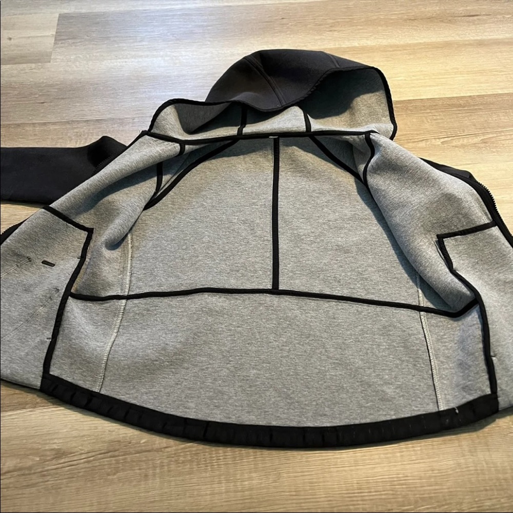 Lululemon Jacket - Picture 4 of 6